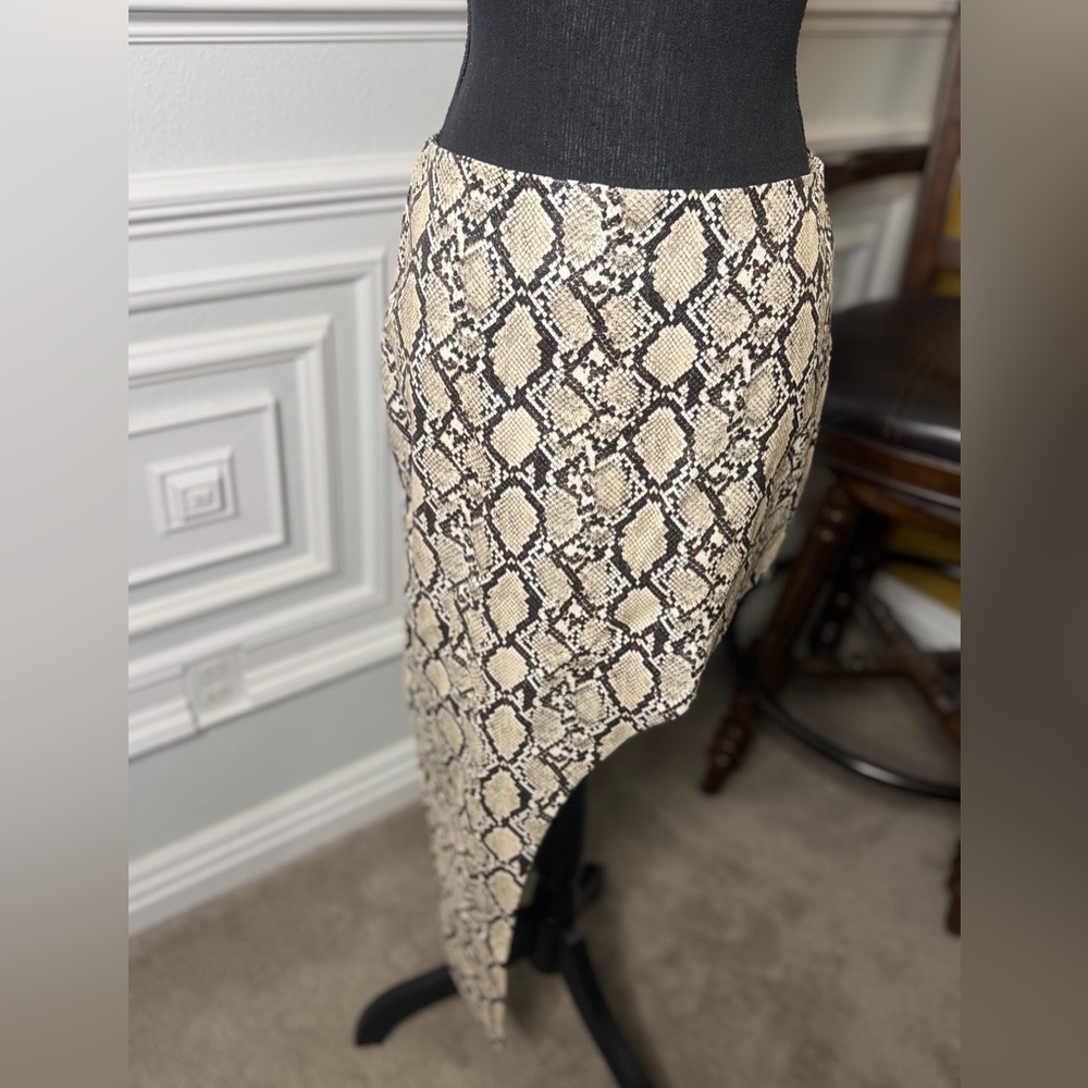 Ronny Kobo Collection Python 🐍 print Asymmetrical Skirt - Picture 10 of 10